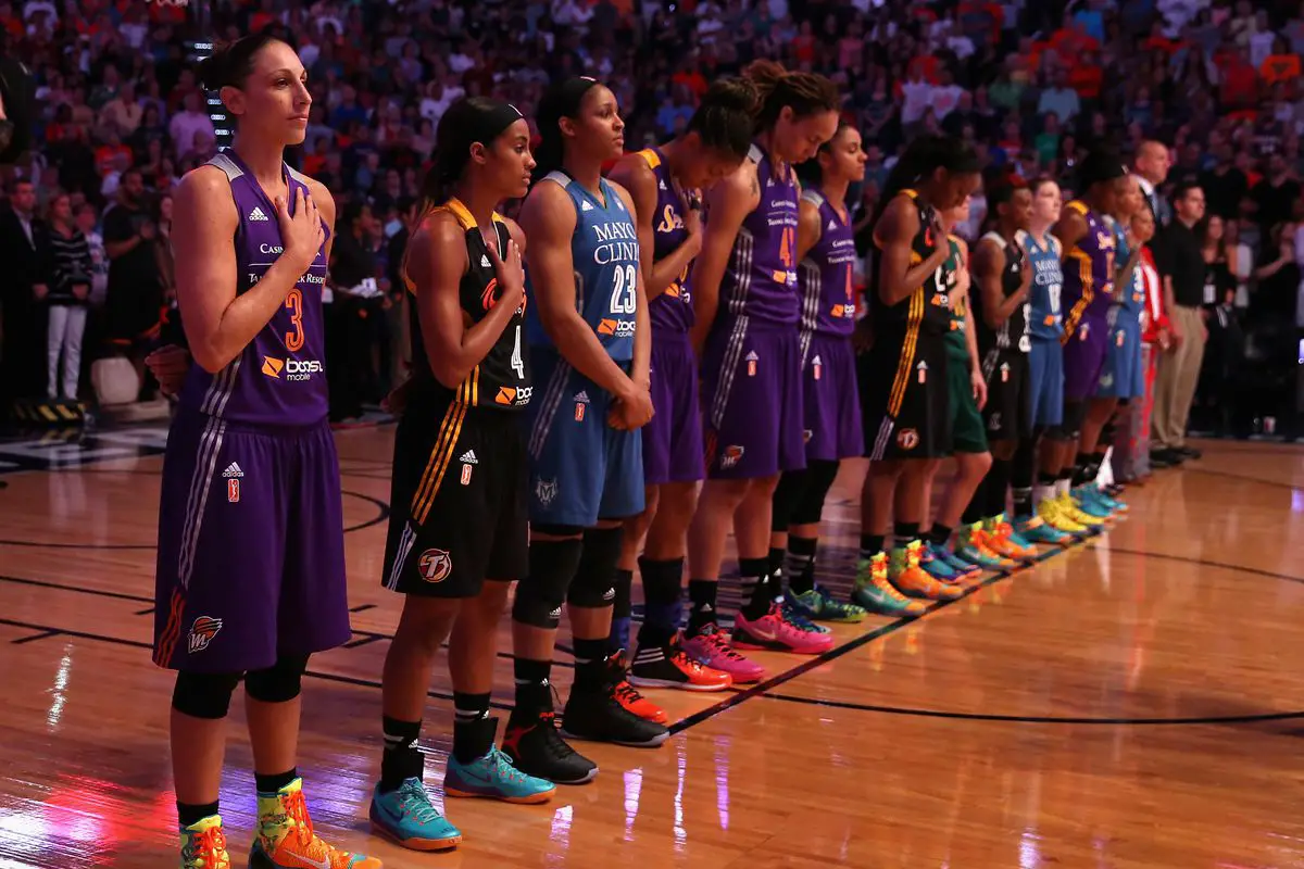 Ranking the 7 Tallest WNBA Players to Know About 73buzz
